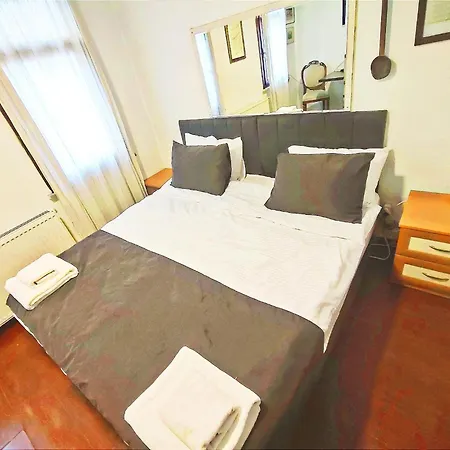 Taksim Luxurious Style Lägenhetshotell 3*